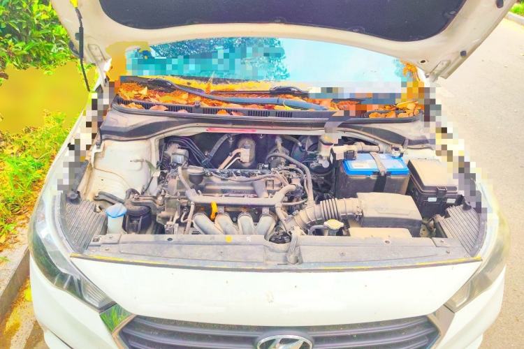 Used Hyundai Verna (new generation) 2016 1.4L Automatic Cool Edition GLS Engine Bay