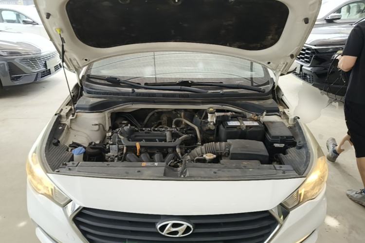 Used Hyundai Verna (new generation) 2016 1.4L Automatic Cool Edition GLS Engine Bay