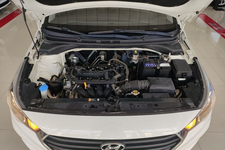 Used Hyundai Verna (new generation) 2016 1.4L Automatic Cool Edition GLS Engine Bay