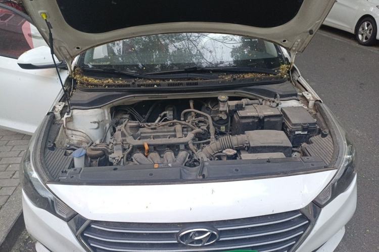 Used Hyundai Verna (new generation) 2016 1.4L Automatic Sport Edition Engine Bay