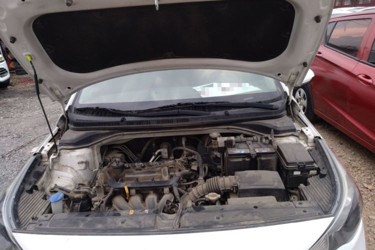 Used Hyundai Verna (new generation) 2016 1.4L Automatic Cool Edition GLS Engine Bay
