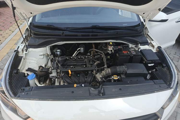 Used Hyundai Verna (new generation) 2016 1.4L Manual Cool Edition GLS Engine Bay