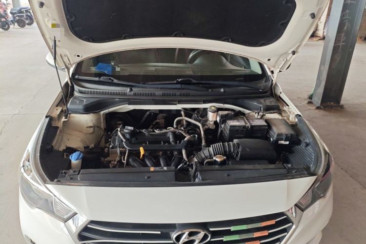 Used Hyundai Verna (new generation) 2016 1.4L Manual Cool Edition GLS Engine Bay