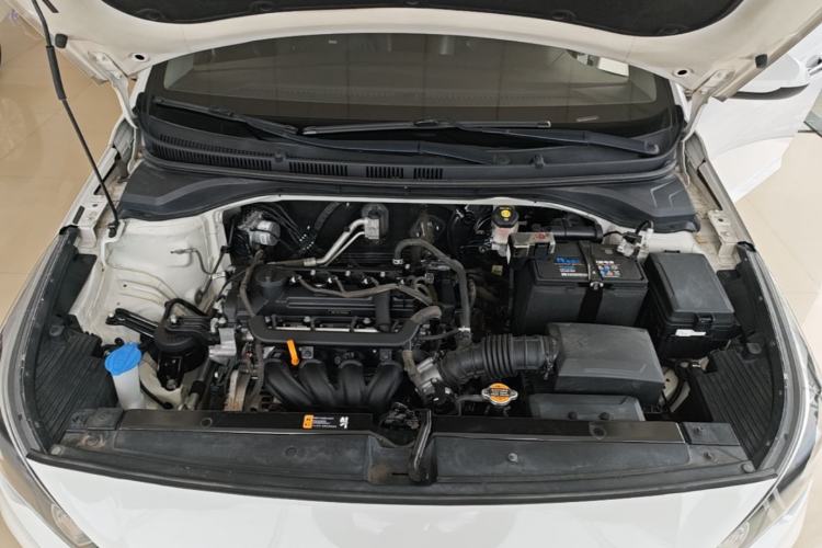 Used Hyundai Verna (new generation) 2016 1.4L Automatic Cool Edition GLS Engine Bay