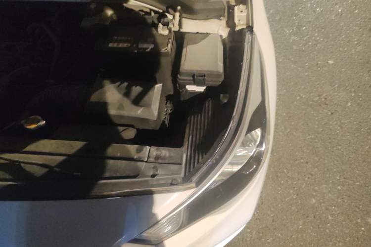 Used Hyundai Verna (new generation) 2016 1.4L Automatic Cool Edition GLS Engine Bay Left
