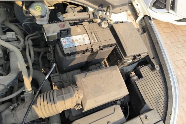 Used Hyundai Verna (new generation) 2016 1.4L Automatic Cool Edition GLS Engine Bay Left