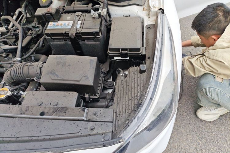 Used Hyundai Verna (new generation) 2016 1.4L Automatic Cool Edition GLS Engine Bay Left