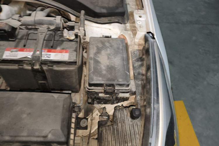 Used Hyundai Verna (new generation) 2016 1.4L Automatic Cool Edition GLS Engine Bay Left