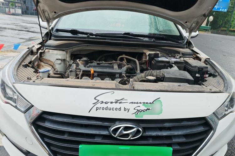 Used Hyundai Verna (new generation) 2016 1.4L Automatic Cool Edition GLS Engine Bay