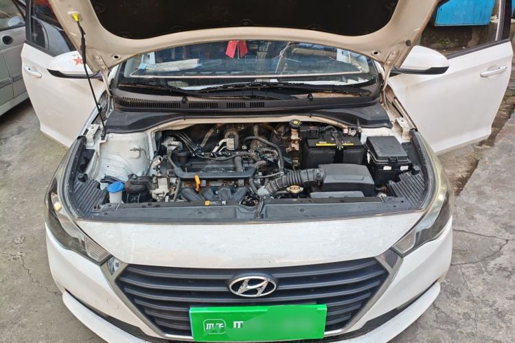 Used Hyundai Verna (new generation) 2016 1.4L Manual Cool Edition GLS Engine Bay