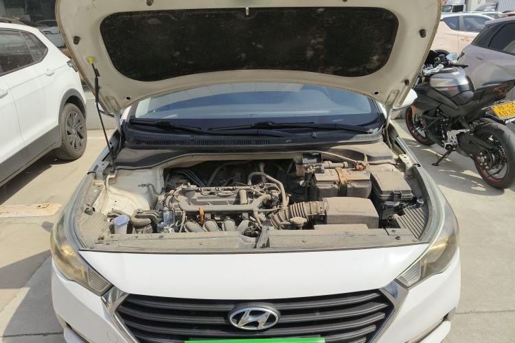 Used Hyundai Verna (new generation) 2016 1.4L Automatic Cool Edition GLS Engine Bay