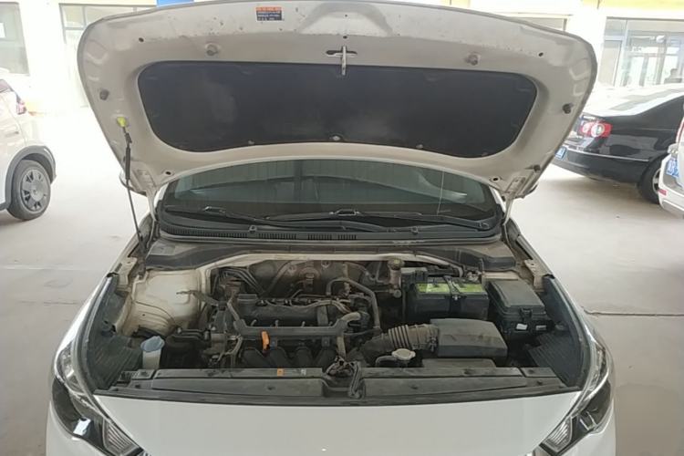 Used Hyundai Verna (new generation) 2016 1.4L Automatic Cool Edition GLS Engine Bay