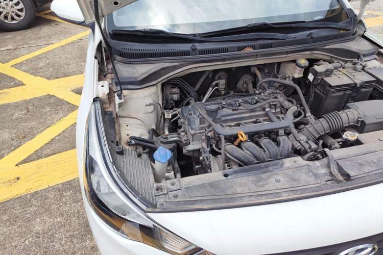 Used Hyundai Verna (new generation) 2016 1.4L Automatic Cool Edition GLS Engine Bay Right