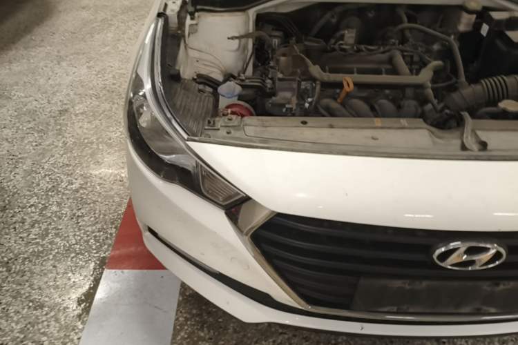 Used Hyundai Verna (new generation) 2016 1.4L Automatic Cool Edition GLS Engine Bay Right