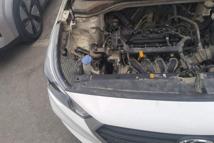Used Hyundai Verna (new generation) 2016 1.4L Manual Cool Edition GLS Engine Bay Right