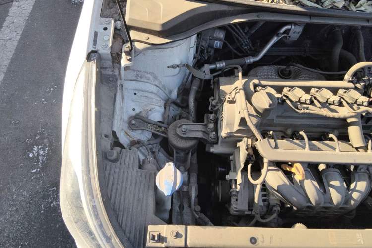 Used Hyundai Verna (new generation) 2016 1.4L Automatic Cool Edition GLS Engine Bay Right