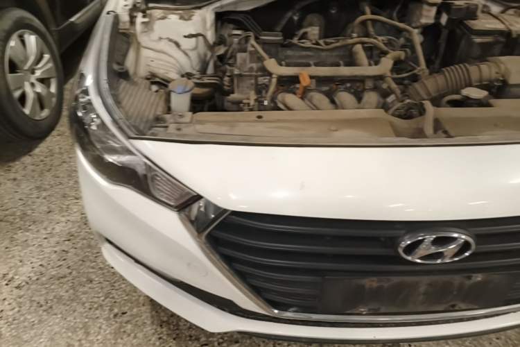 Used Hyundai Verna (new generation) 2016 1.4L Manual Cool Edition GLS Engine Bay Right