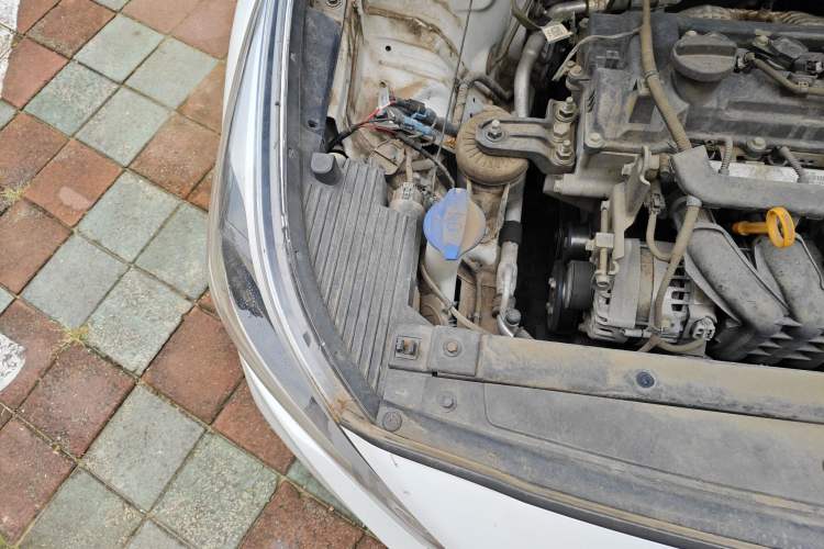 Used Hyundai Verna (new generation) 2016 1.4L Manual Cool Edition GLS Engine Bay Right