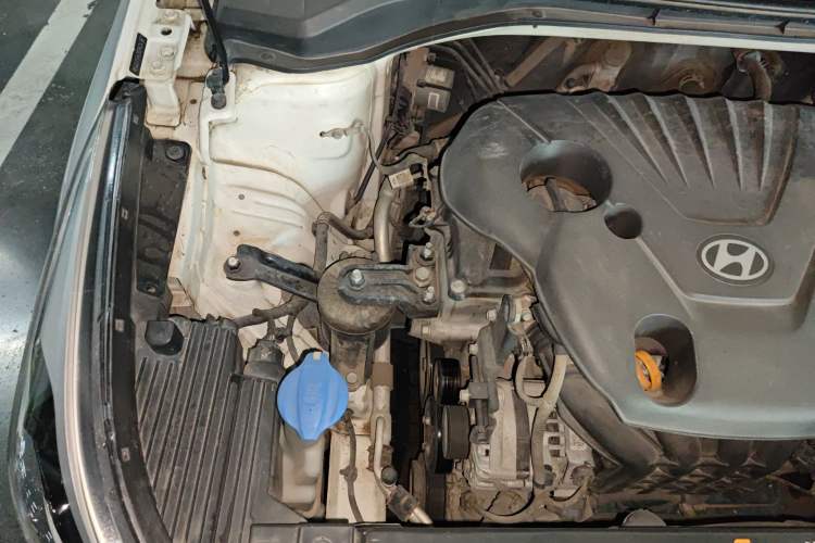 Used Hyundai Verna (new generation) 2016 1.4L Manual Cool Edition GLS Engine Bay Right