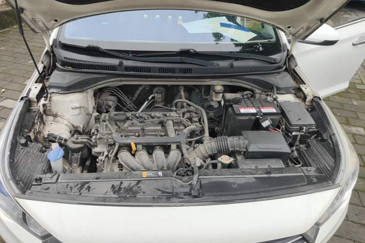 Used Hyundai Verna (new generation) 2016 1.4L Manual Cool Edition GLS Engine Bay
