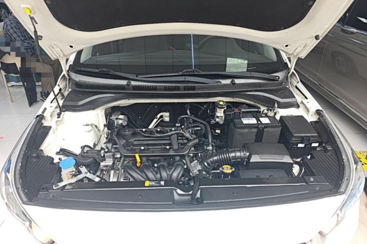 Used Hyundai Verna (new generation) 2016 1.4L Automatic Cool Edition GLS Engine Bay