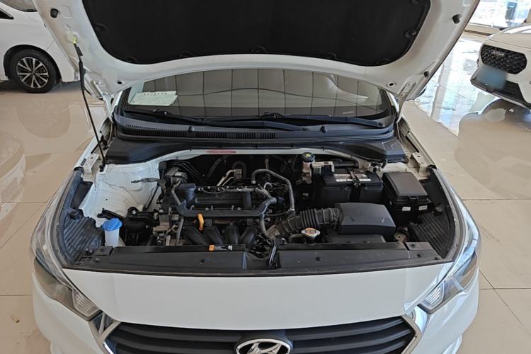 Used Hyundai Verna (new generation) 2016 1.4L Automatic Cool Edition GLS Engine Bay