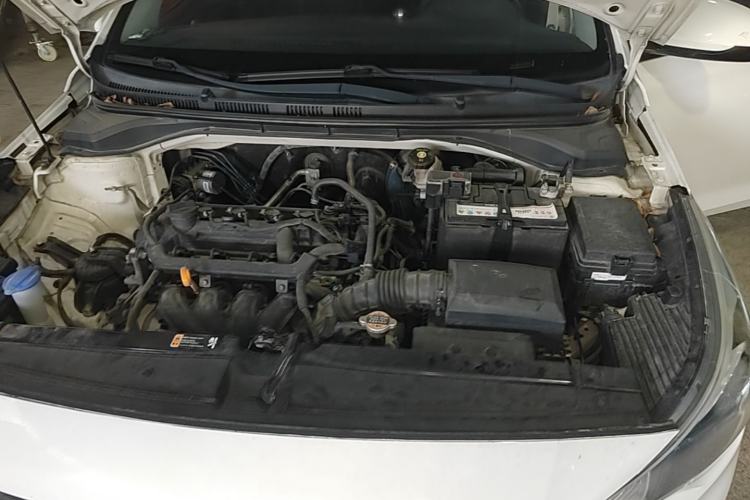 Used Hyundai Verna (new generation) 2016 1.4L Automatic Cool Edition GLS Engine Bay