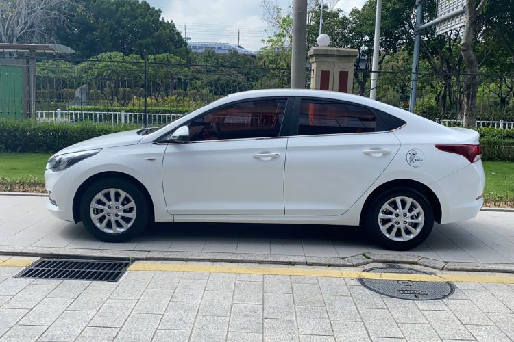 Used Hyundai Verna (new generation) 2016 1.4L Automatic Cool Edition GLS Exterior 2