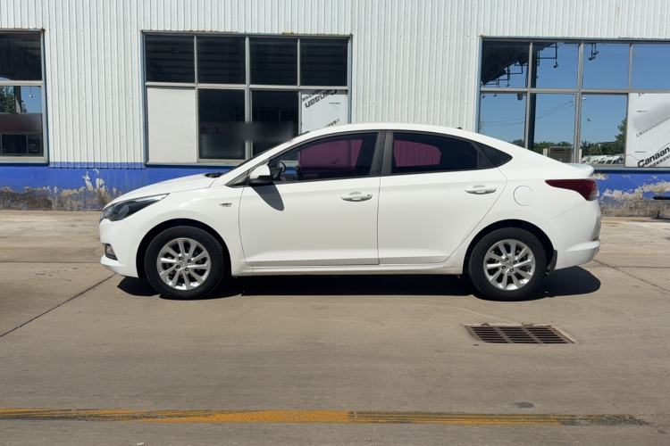 Used Hyundai Verna (new generation) 2016 1.4L Manual Cool Edition GLS Exterior 2