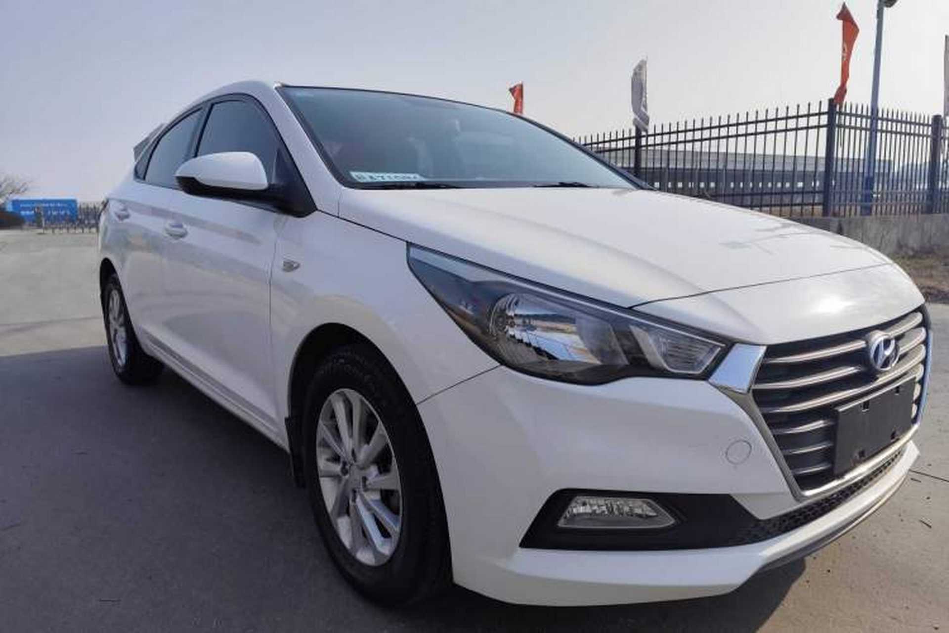 Used Hyundai Verna (new generation) 2016 1.4L Automatic Cool Edition GLS Exterior 2