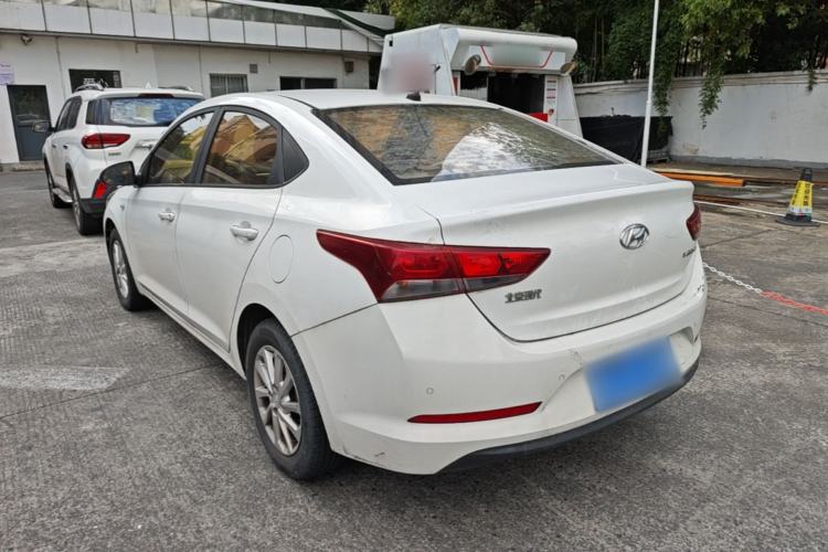 Used Hyundai Verna (new generation) 2016 1.4L Automatic Cool Edition GLS Exterior 2