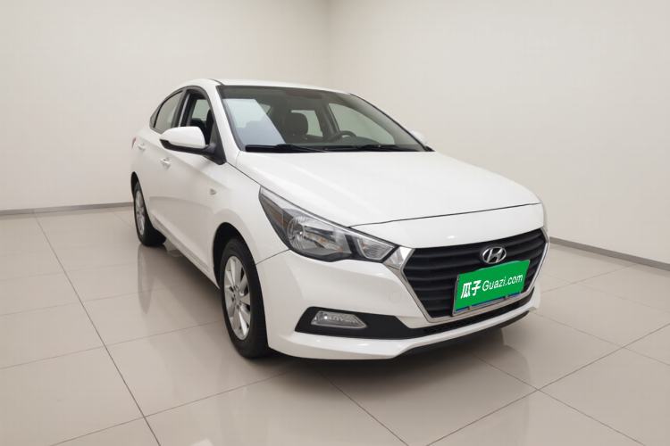 Used Hyundai Verna (new generation) 2016 1.4L Manual Cool Edition GLS Exterior 2