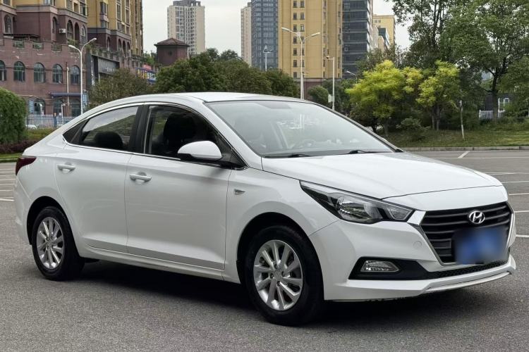Used Hyundai Verna (new generation) 2016 1.4L Automatic Cool Edition GLS Exterior 2