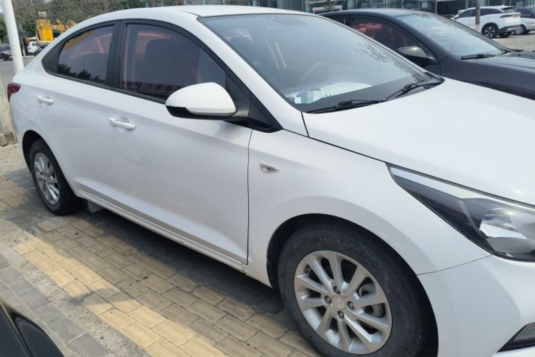 Used Hyundai Verna (new generation) 2016 1.4L Manual Cool Edition GLS Exterior 2