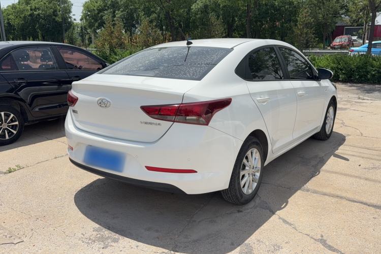 Used Hyundai Verna (new generation) 2016 1.4L Automatic Cool Edition GLS Exterior 3