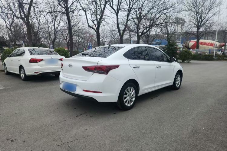 Used Hyundai Verna (new generation) 2016 1.4L Automatic Cool Edition GLS Exterior 3