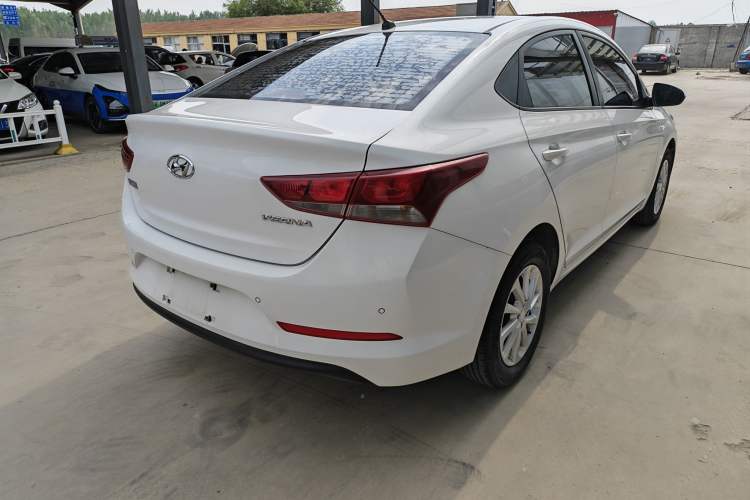 Used Hyundai Verna (new generation) 2016 1.4L Automatic Cool Edition GLS Exterior 3