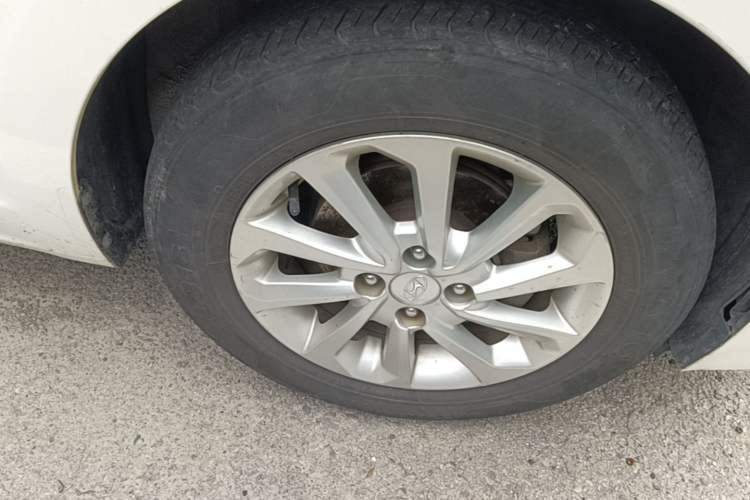 Used Hyundai Verna (new generation) 2016 1.4L Automatic Cool Edition GLS Exterior 4