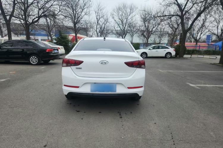 Used Hyundai Verna (new generation) 2016 1.4L Automatic Cool Edition GLS Exterior 4