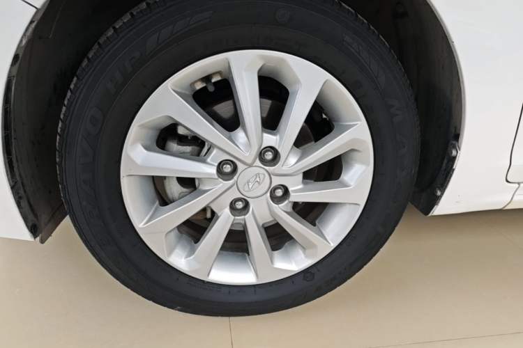 Used Hyundai Verna (new generation) 2016 1.4L Automatic Cool Edition GLS Exterior 4
