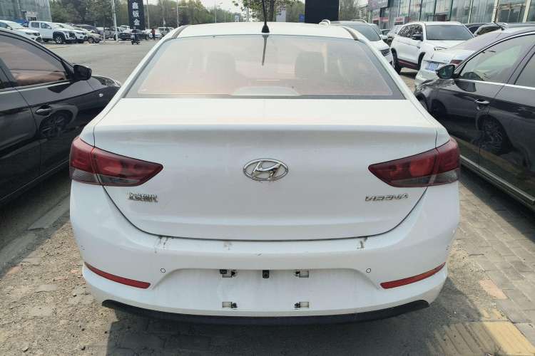Used Hyundai Verna (new generation) 2016 1.4L Manual Cool Edition GLS Exterior 4