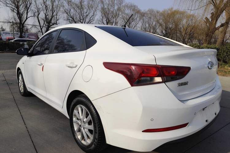 Used Hyundai Verna (new generation) 2016 1.4L Automatic Cool Edition GLS Exterior 5