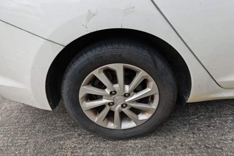 Used Hyundai Verna (new generation) 2016 1.4L Automatic Cool Edition GLS Exterior 5