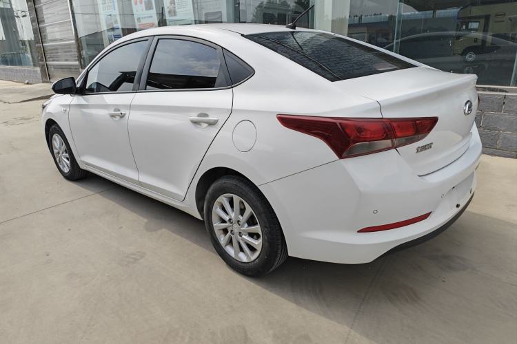 Used Hyundai Verna (new generation) 2016 1.4L Automatic Cool Edition GLS Exterior 5