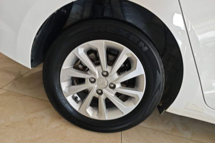 Used Hyundai Verna (new generation) 2016 1.4L Automatic Cool Edition GLS Exterior 5