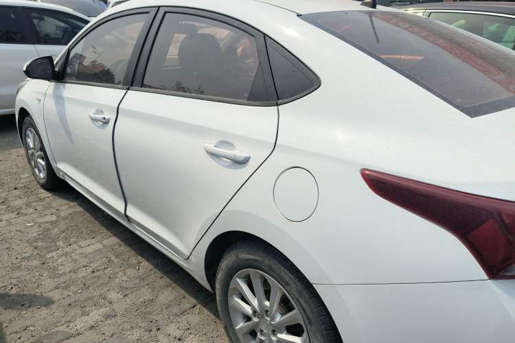 Used Hyundai Verna (new generation) 2016 1.4L Manual Cool Edition GLS Exterior 5