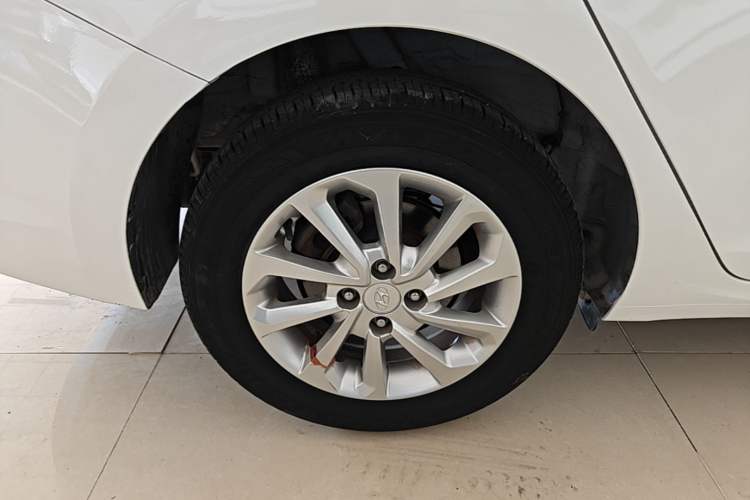 Used Hyundai Verna (new generation) 2016 1.4L Automatic Cool Edition GLS Exterior 5