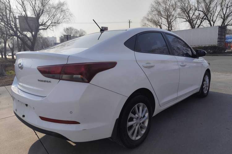 Used Hyundai Verna (new generation) 2016 1.4L Automatic Cool Edition GLS Exterior 7