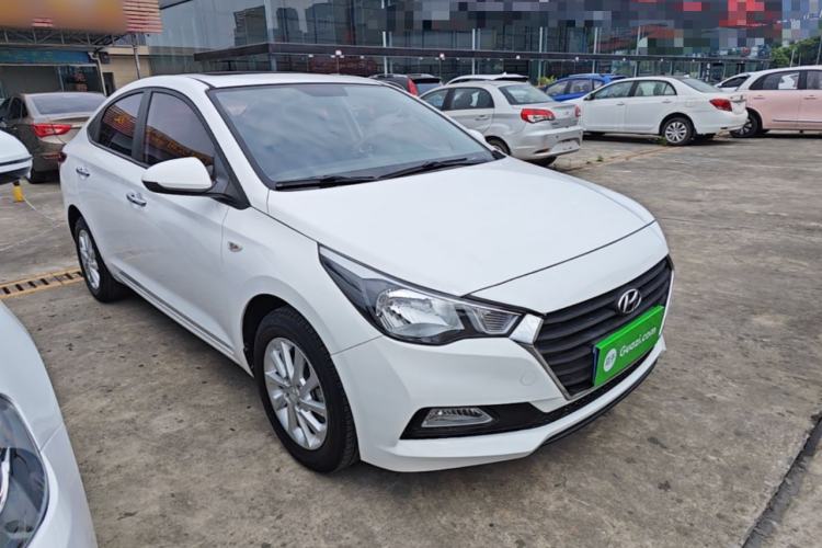 Used Hyundai Verna (new generation) 2016 1.4L Manual Cool Edition GLS Front Right 45 Deg