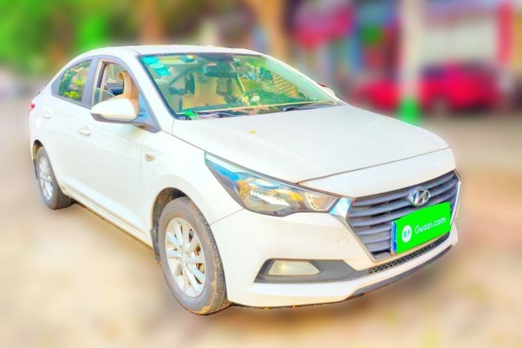 Used Hyundai Verna (new generation) 2016 1.4L Manual Cool Edition GLS Front Right 45 Deg